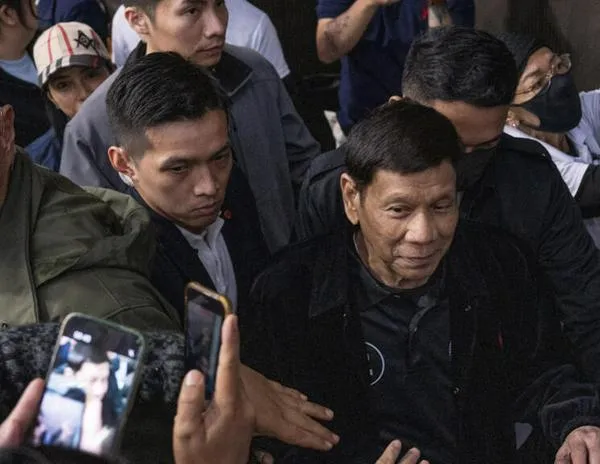 Detenido, Duterte es trasladado a la Corte Penal Internacional de La Haya