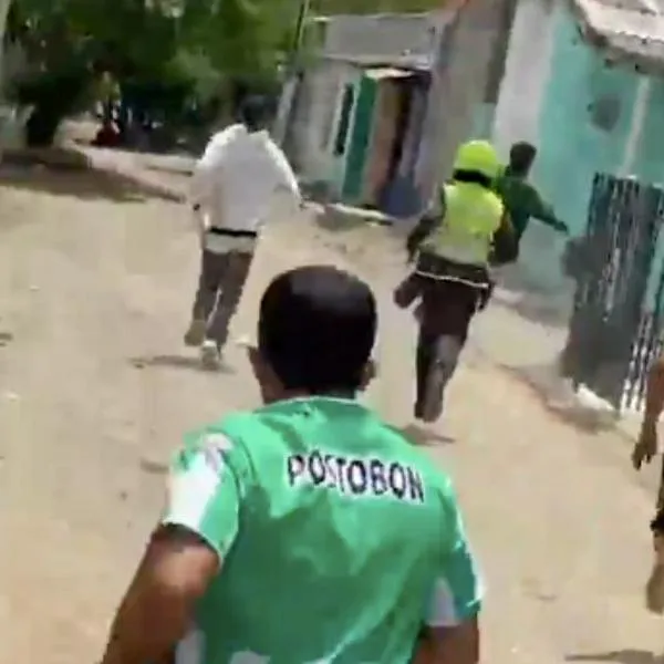 Hinchas de Nacional y Jaguares se enfrentan con machetes y piedras en Montería