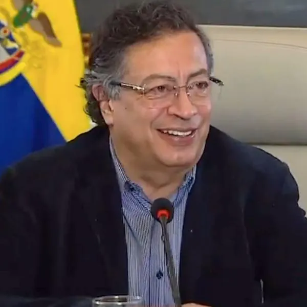 Petro comparó a generales con comandantes guerrilleros, por sus "barrigas"