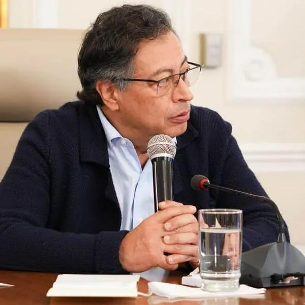 El presidente Gustavo Petro sorprendió al convocar una consulta popular para definir sus reformas laboral y de salud. Los articulados tambalean.