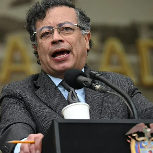 Petro tildó de dictadura la decisión del Senado de archivar reforma laboral