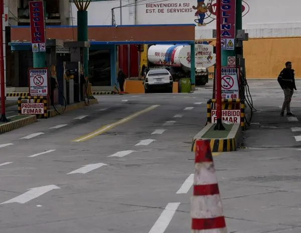 Los bolivianos, divididos ante la perspectiva del fin de la subvención al carburante
