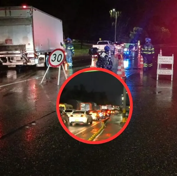 La Autopista Norte en Bogotá y la carrera Séptima amanecieron totalmente inundadas debido al fuerte aguacero que cayó en la noche de este miércoles. 