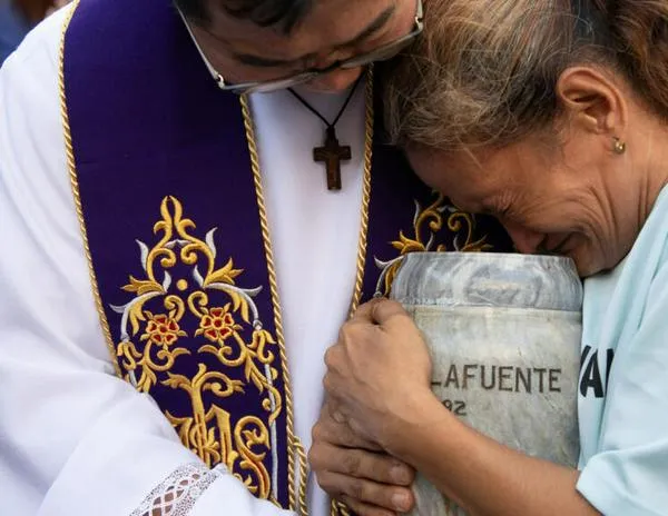 Los abogados del expresidente Duterte exigen su regreso a Filipinas