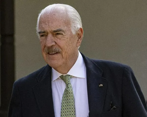 Andrés Pastrana dice por qué fue a Angola, África, donde está retenido.