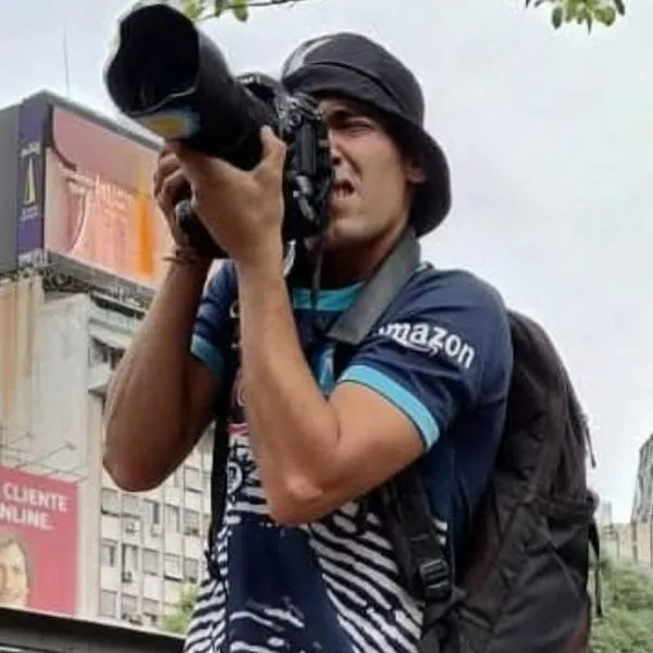  Periodista en estado crítico luego de ser víctima de represión policial en las protestas de Buenos Aires (Argentina)