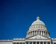 Los demócratas ceden ante Trump para evitar la parálisis presupuestaria
