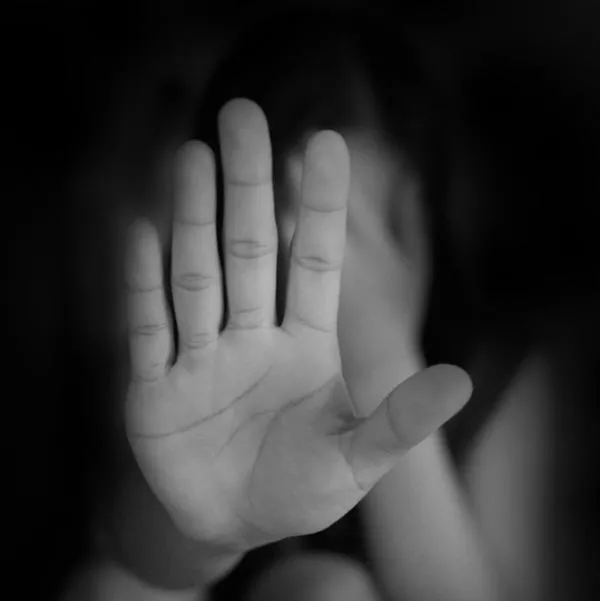 Imagen de referencia de violencia a menores.