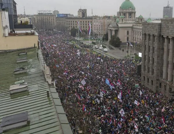 Masiva manifestación contra la corrupción en Serbia