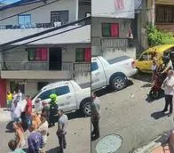 Aparatoso accidente de conductor en Medellín: estrelló dos carros y terminó impactado contra una vivienda. Acá, los detalles del siniestro.