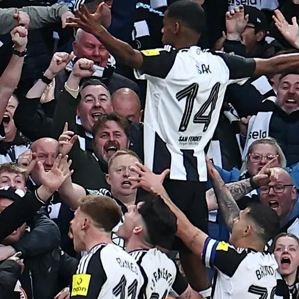 Newcastle rompió sequía de 70 años y derrotó a Liverpool