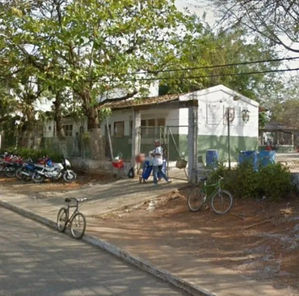Cayó un rayó en un colegio y dejó 4 estudiantes heridos; a uno le dio un paro