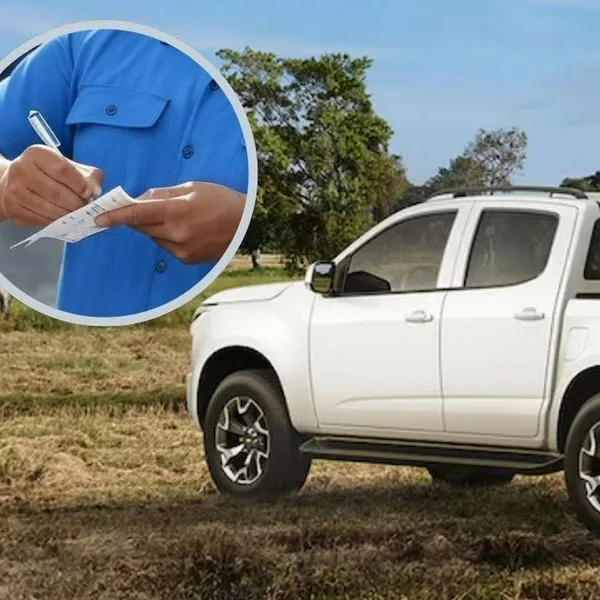 Multa de tránsito por llevar pasajeros en el platón de una camioneta supera los 600.000 pesos en 2025 en Colombia y así puede tener descuento.