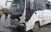 Accidente de bus en Bosa: chocó un Transmilenio, una estación, carros y motos.