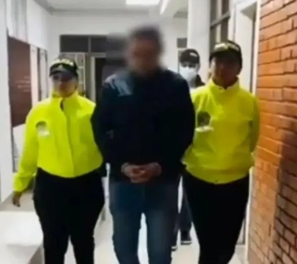 Profesor (con antecedentes) que habría abusado a niña en colegio de Bogotá
