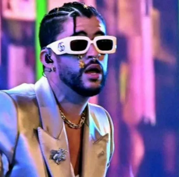 Bad Bunny mostró atributos que tenía bien guardados: posó en fotos