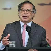 El presidente Gustavo Petro lanzó una dura advertencia a los senadores en Colombia; aseguró que el pueblo los sacará del Congreso. Acá, los detalles.