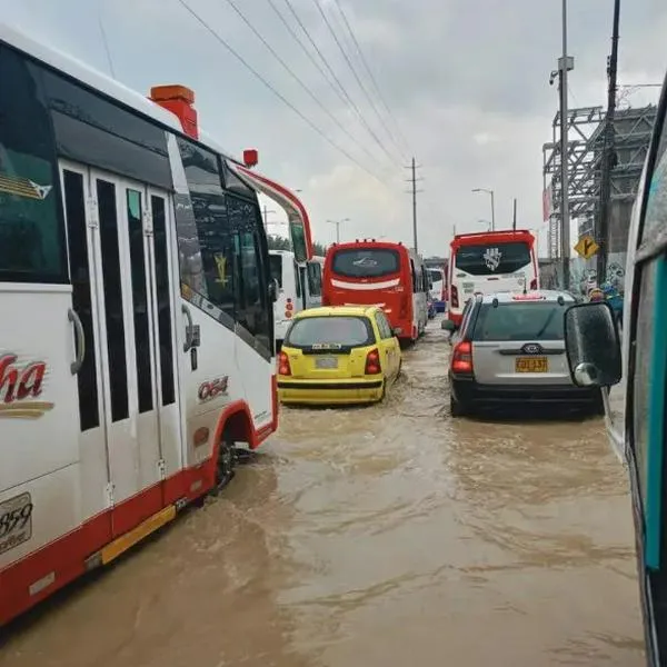 Así quedó la Autopista Sur de Soacha, inundada luego de lluvias