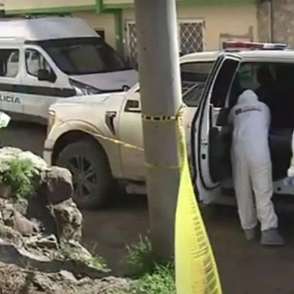 Nuevos detalles del cuerpo sin vida que apareció en Bogotá y dan a conocer las causas de su muerte. Lo hallaron cerca de un caño y con una soga. 
