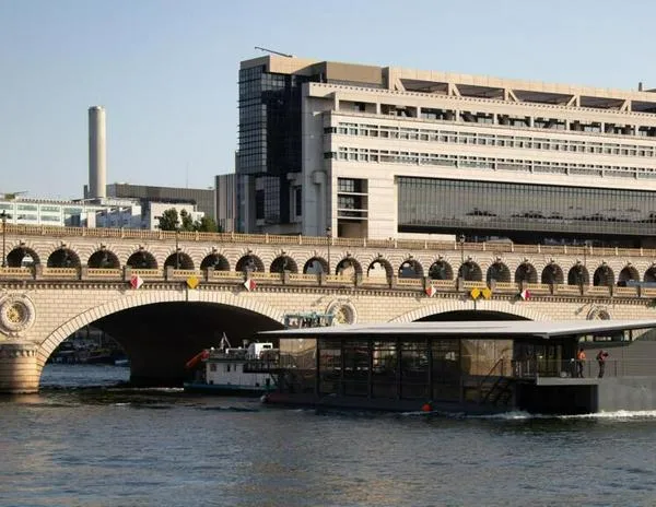 Francia anuncia la creación de un fondo en el que los franceses podrán invertir para financiar la defensa