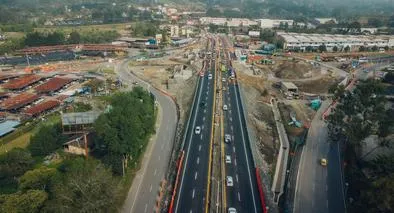 Puente del intercambiador vial del aeropuerto José María Córdova