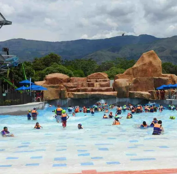 Cafam Melgar tiene piscina de olas, toboganes y más: cuánto vale la entrada