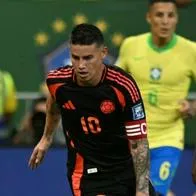 James Rodríguez recibió codazo y fanáticos pidieron roja 