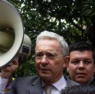 Álvaro Uribe propone alternativa a reforma laboral que involucra a empleados