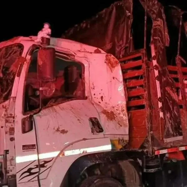 Camiones del Ejército fueron atacados con explosivos en el Cauca: hay heridos