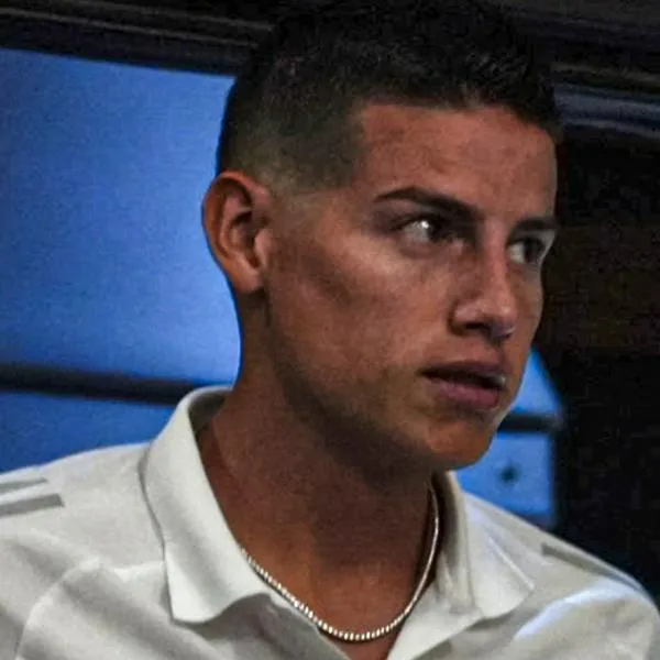 Hincha del Junior insultó a James Rodríguez en pleno hotel de la Selección Colombia, en Barranquilla. "Junior se respeta, no joda". 
