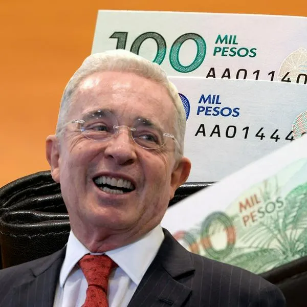 El expresidente Álvaro Uribe sorprendió con propuesta de pago de prima extra para trabajadores en Colombia; así se daría y no suena descabellado.
