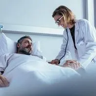 Foto de paciente, en nota de dónde pueden atenderlo si no tiene EPS ni Sisbén: lista de hospitales en Bogotá