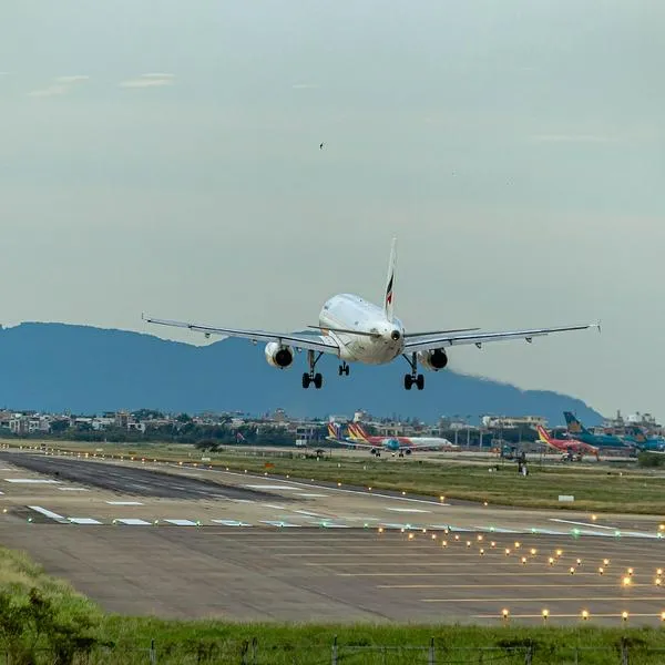 Avión que llevaba dos horas de vuelo tuvo que devolverse por insólita razón