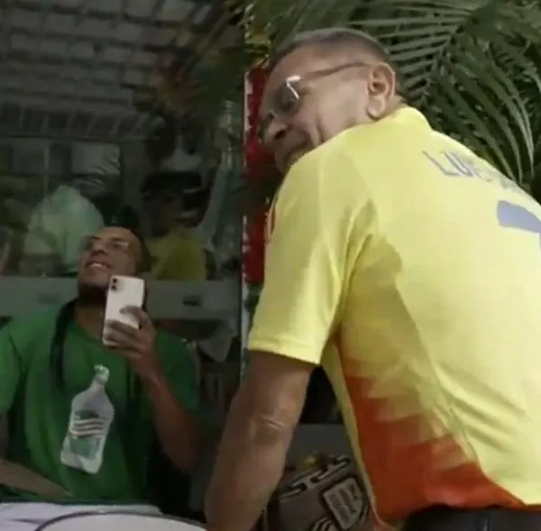 'Mané' Díaz, padre del jugador Luis Díaz, armó parranda en el hotel de concentración de la Selección Colombia. Acá, el video y más detalles.