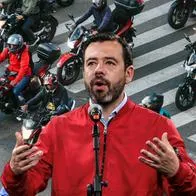 Carlos Fernando Galán, alcalde de Bogotá, dejó molestos a miles de ciudadanos por decisión que tomó sobre restricción para motociclistas.