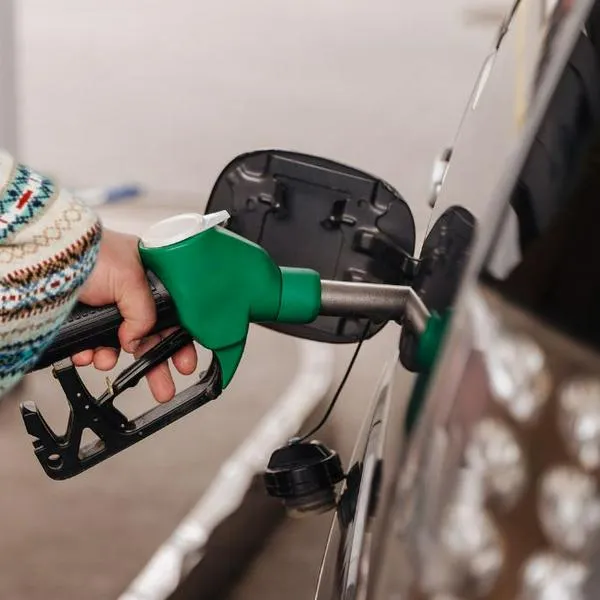Gasolina tanqueando