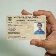 ¿Cuánto cuesta la licencia de moto y carro en Colombia en 2025? 