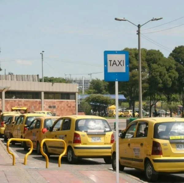 Dramático robo cerca de la terminal Salitre, en Bogotá: a taxista le quitaron su carro y le desocuparon las cuentas bancarias. 