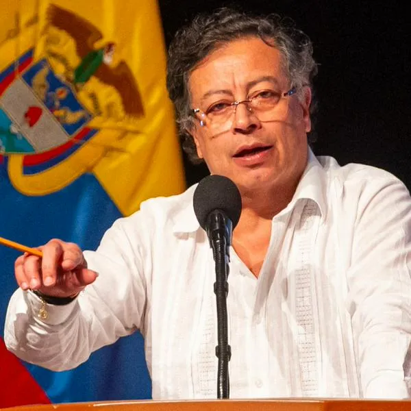Petro alistó maletas y dejó encargado del país a un ministro recién nombrado