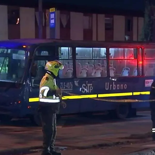 Pánico en bus del SITP, en Bogotá: pasajeros fueron robados, ladrón casi es linchado y se registraron 2 personas heridas en medio del hurto. 