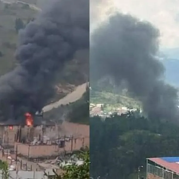 Alarma en Soacha y Sibaté: hay grave incendio y enorme nube de humo negro. Al sitio llegaron los bombero de Cundinamarca y voluntarios.