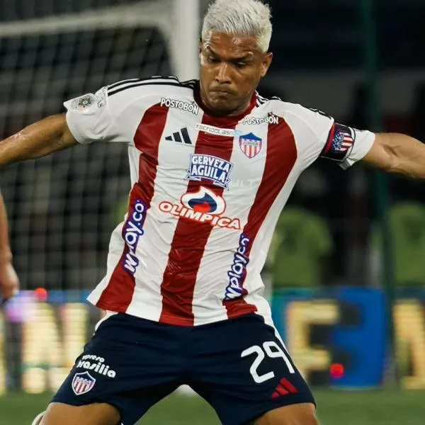 Teófilo Gutiérrez lanza promoción de perfume europeo con balón a $ 300.000