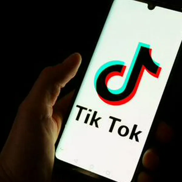 Condenaron a soldado por transmitir en vivo en TikTok mientras estaba de guardia