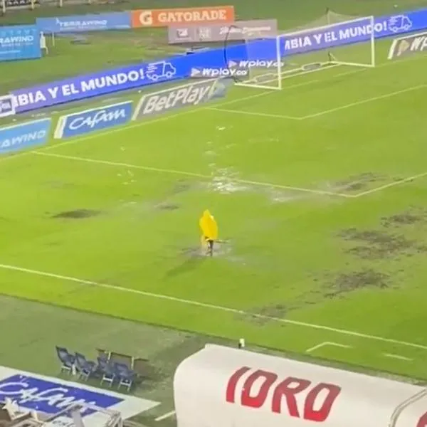 El Campín se inundó por aguaceros en Bogotá: le echan culpa de lesión de Castro