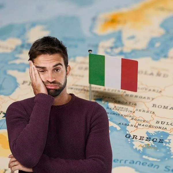 Mapa de Italia y persona triste, en nota sobre que cambian las condiciones para dar nacionalidad italiana 