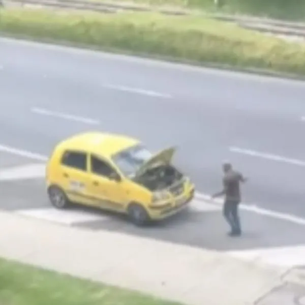  Taxista protagonizó tierno video: se tomó una curiosa 'pausa activa'