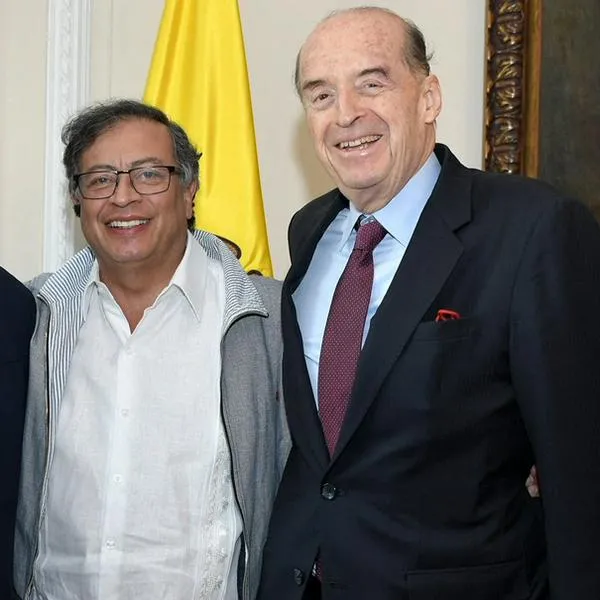 Sin mencionar a Gustavo Petro, el excanciller Álvaro Leyva lo salpica