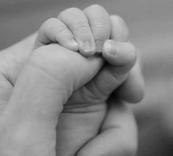 Borracho atacó a bebé de 2 años con una piedra por vengarse del expadrastro