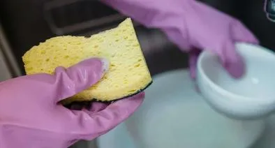 Foto de esponja de cocina, en nota de cómo desinfectar esponja de cocina, muy fácil y económico con truco poco común