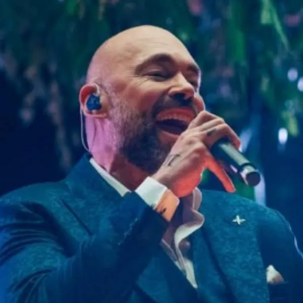 Santiago Cruz recuerda su álbum de hace 15 años y anuncia concierto en el Movistar Arena, el próximo 17 de octubre, en Bogotá.